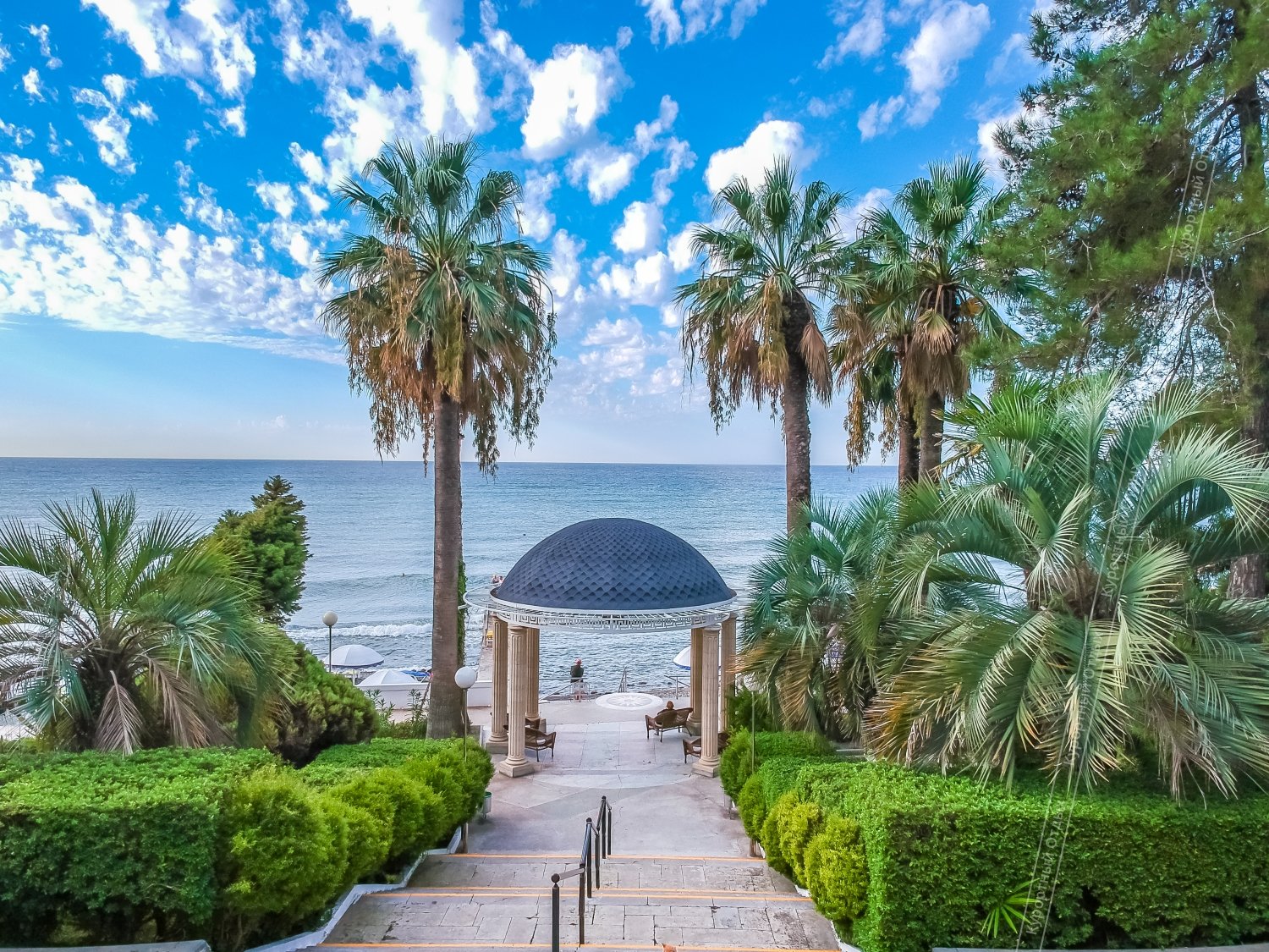 Веб-камера Сочи - Пляж санатория Фрунзе