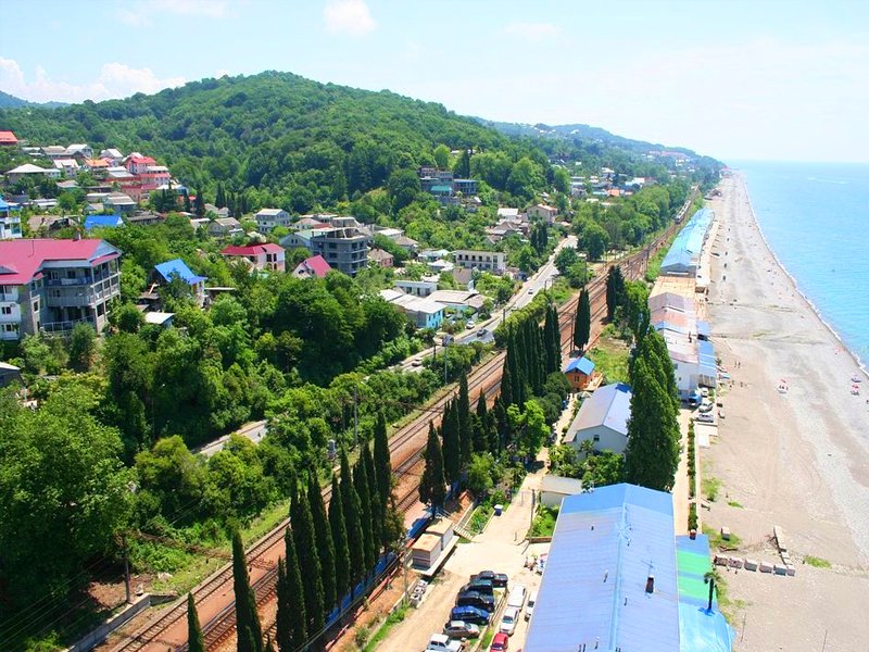 Веб-камеры Лоо - Въезд в посёлок