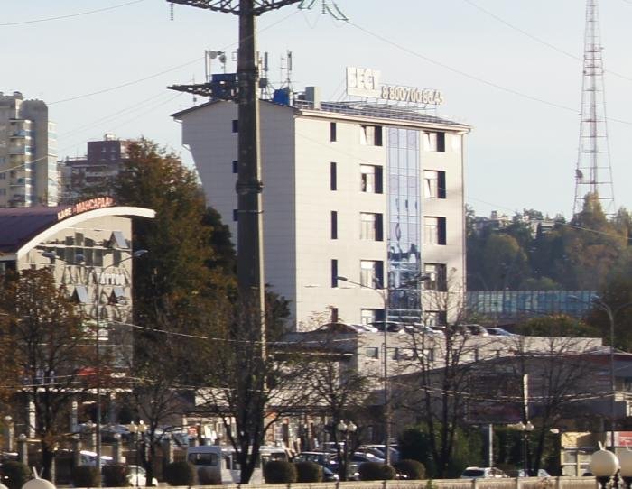 Веб-камера Сочи - Перекресток Конституции/Парковая