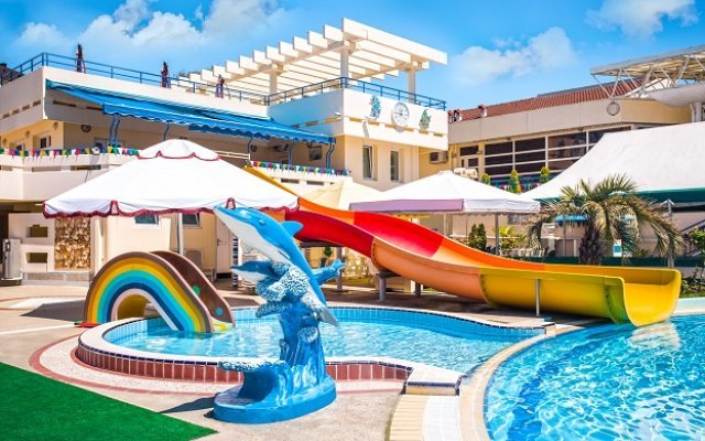 Веб-камера Сочи - Санаторий «Октябрьский», аквапарк