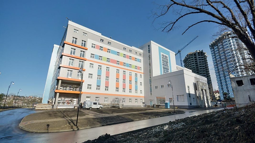 Веб-камеры Сочи - ул. Пластунская в районе роддома