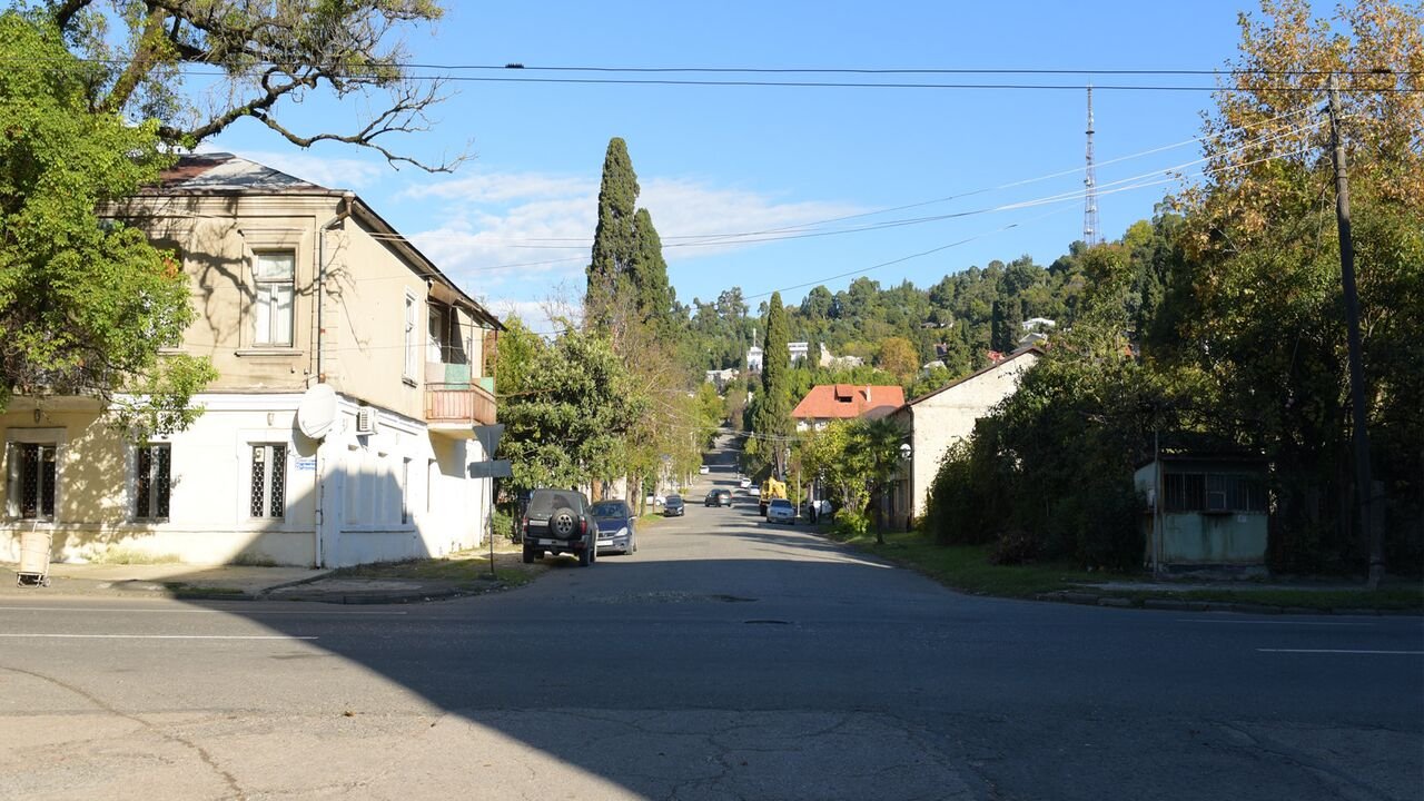 Веб-камеры Пересечение улиц Гумская и 8 марта, Сухум