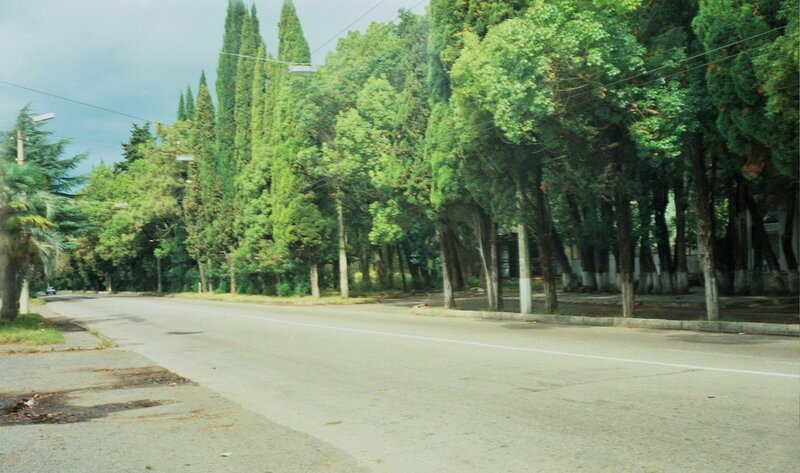 Веб-камеры Кодорское шоссе, школа №6, светофор