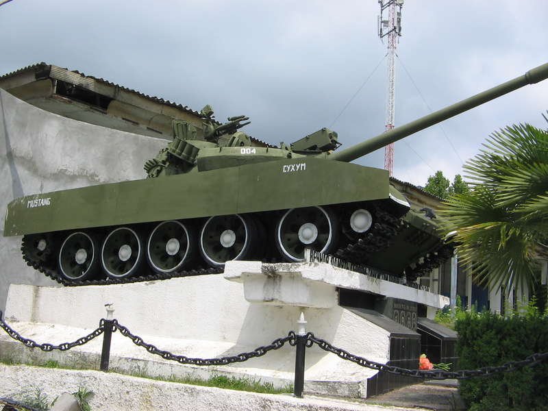 Веб-камеры пос. Яштуха, памятник погибшим танкистам