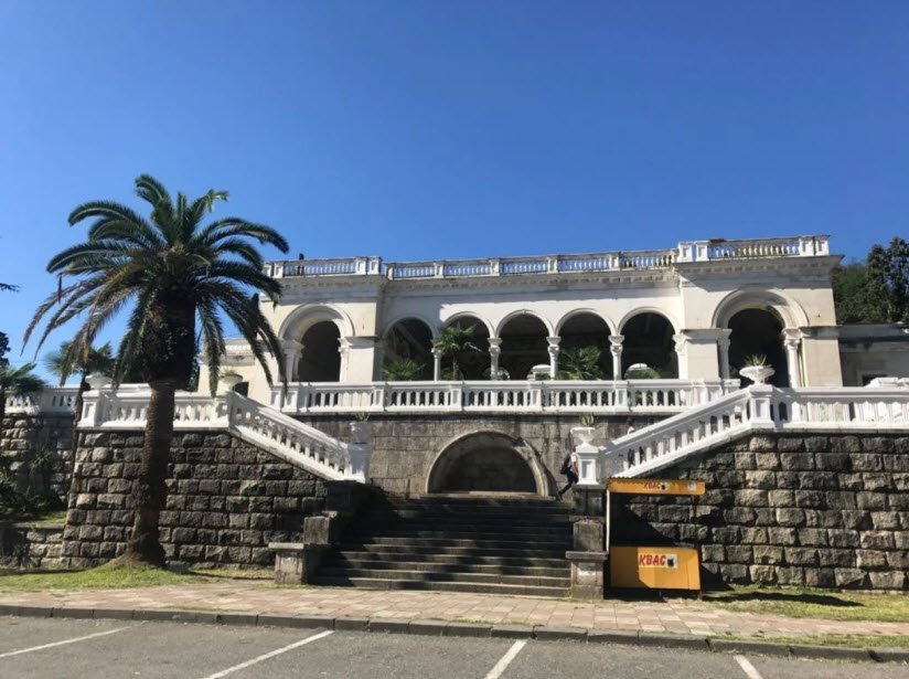 Веб-камеры проспект Леона 1 (станция «Гума»)