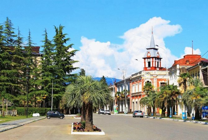 Веб-камеры пересечение ул. Чачба и Очамчирская